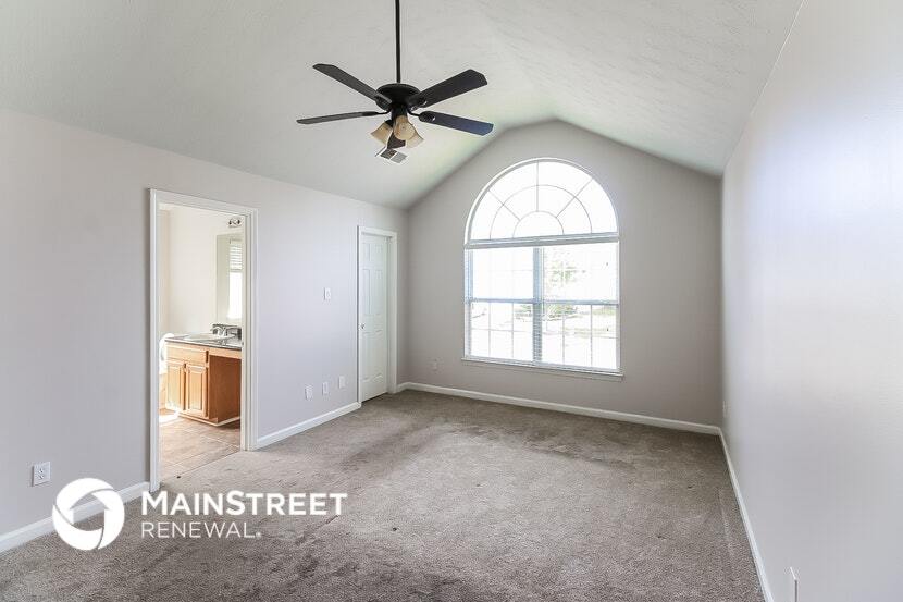 Building Photo - 2590 S Hills