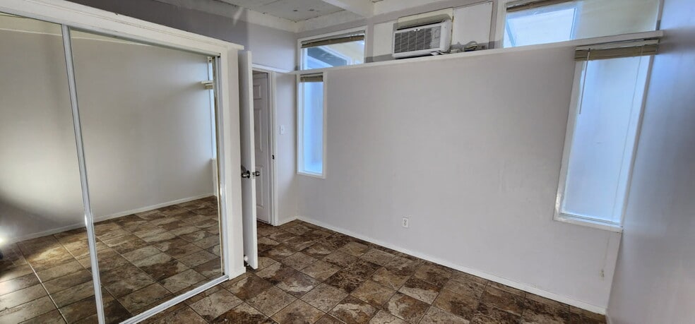 Building Photo - 16452 24th St