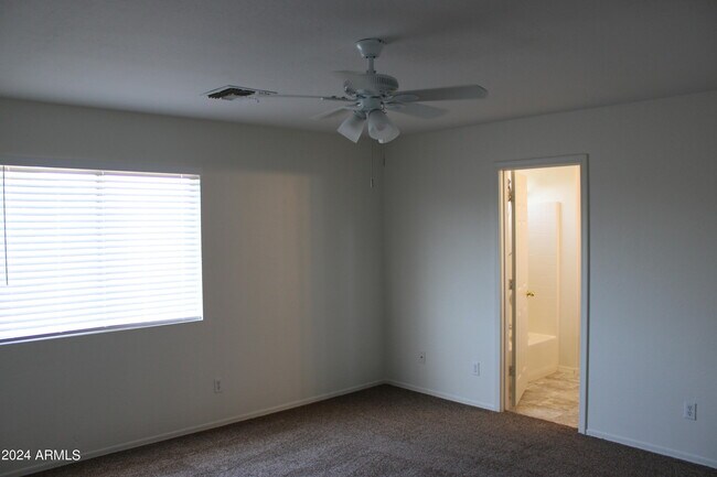 Building Photo - 2568 W Tanner Ranch Rd