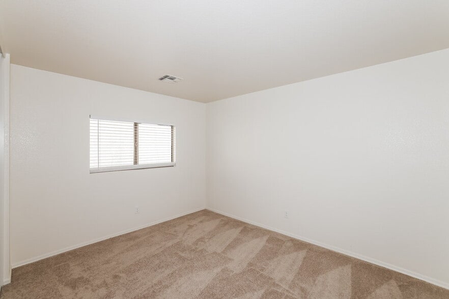 Building Photo - 11841 W Wethersfield Rd