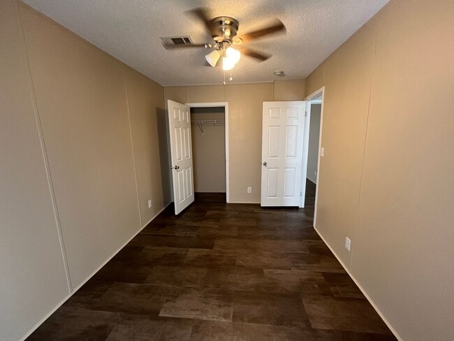 Building Photo - Country Living at it's finest! 4 Bedroom, ...
