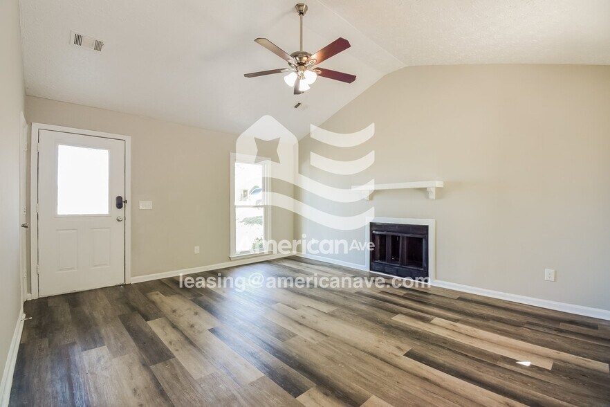 Building Photo - 870 Stafford Ct