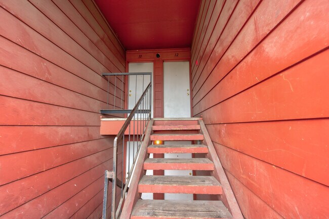 Building Photo - 225 Peterson Dr