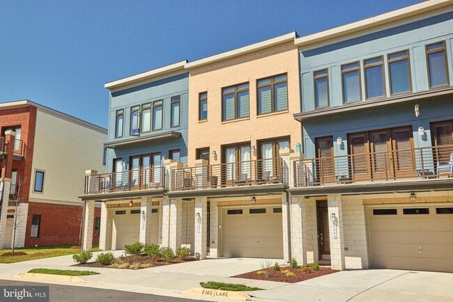 Building Photo - 20055 Old Line Terrace