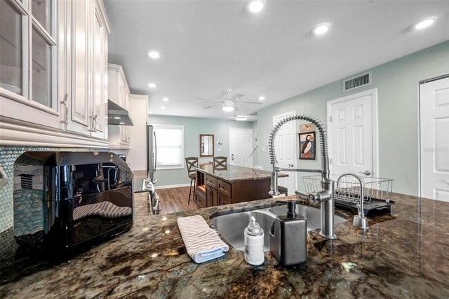 Building Photo - 4768 Coquina Key Dr SE