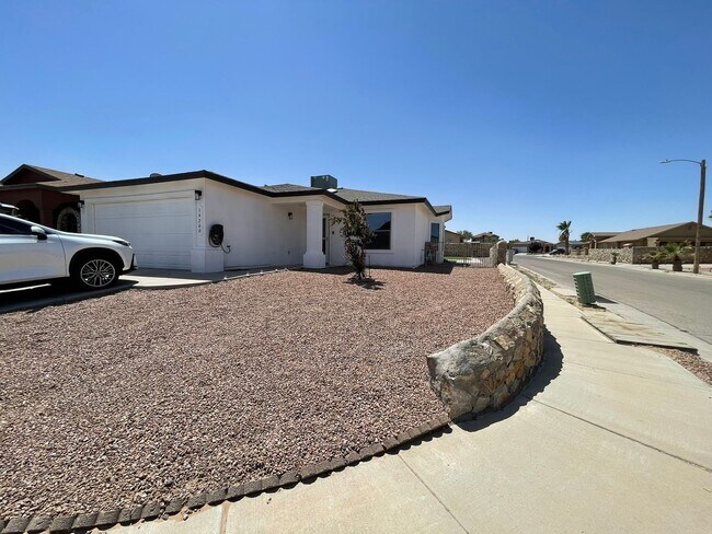 Primary Photo - Charming East Side Gem – Prime Location Ne...
