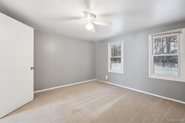 Building Photo - 2266 Newberry Rd