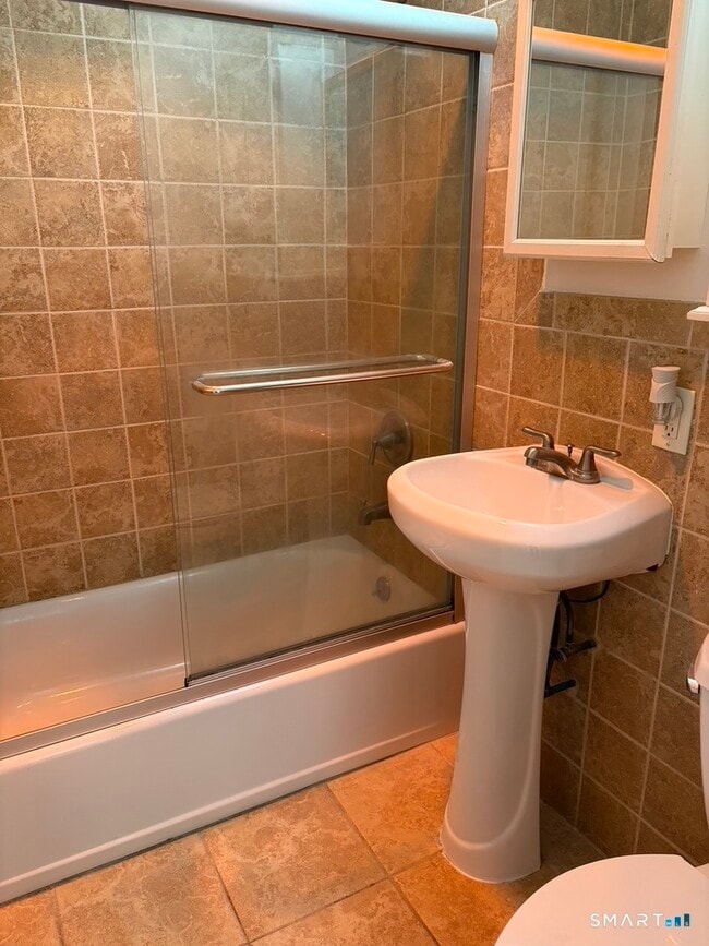 Building Photo - 12 Tuttle St