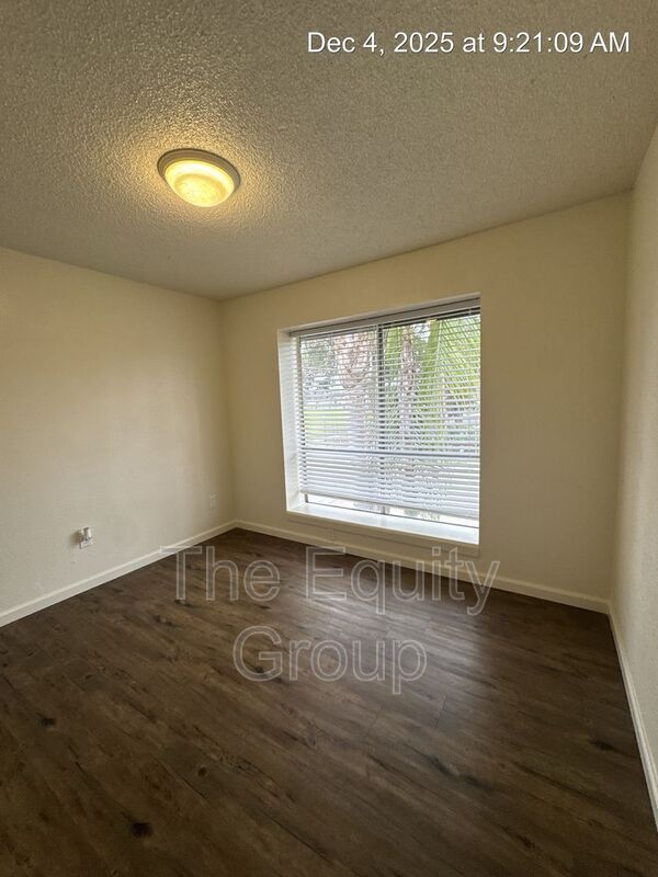 Building Photo - 524 S Encina St