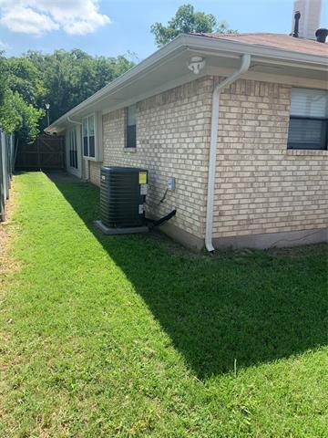 Building Photo - 1520 Parkside Dr