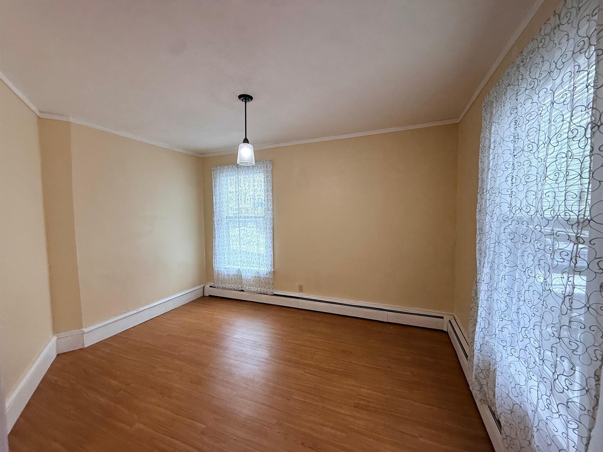 Building Photo - 15 Laurel St