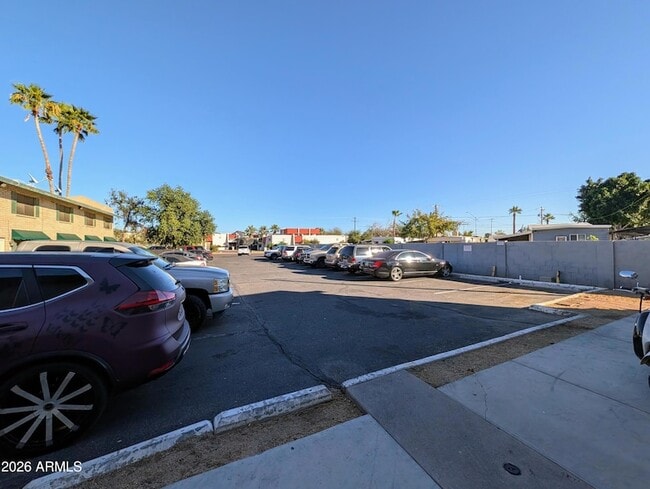 Building Photo - 9228 N 7th Ave