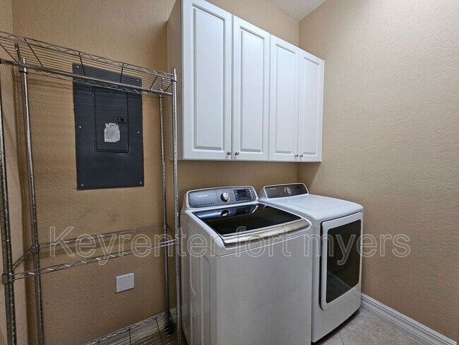 Building Photo - 6010 Jonathans Bay Cir