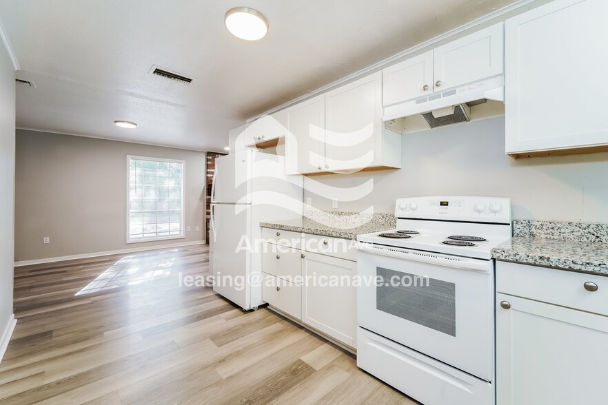 Building Photo - 3180 Benson Dr