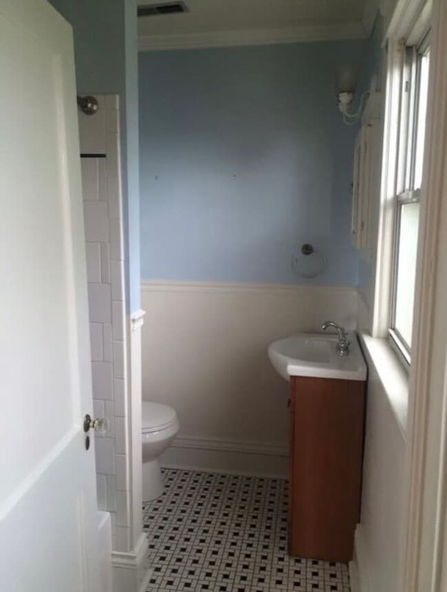 Building Photo - Charming Two Bedroom Home Overlookong Char...