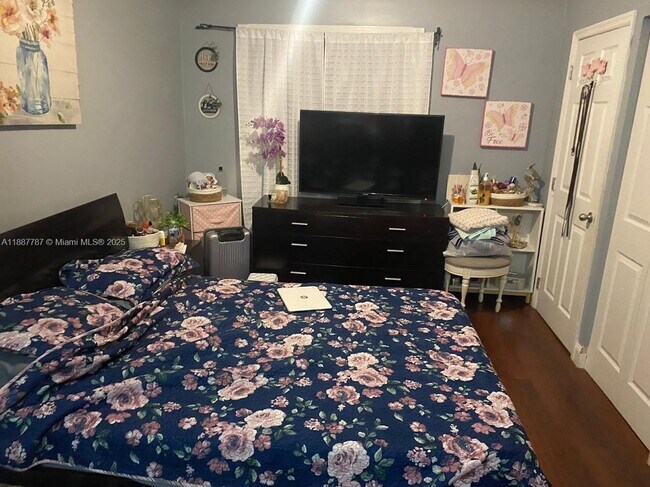 Building Photo - 19319 NW 54th Ct