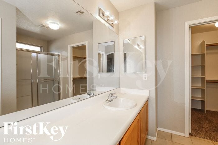 Building Photo - 15893 W Statler St