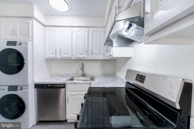 Building Photo - 200 Prince Frederick St