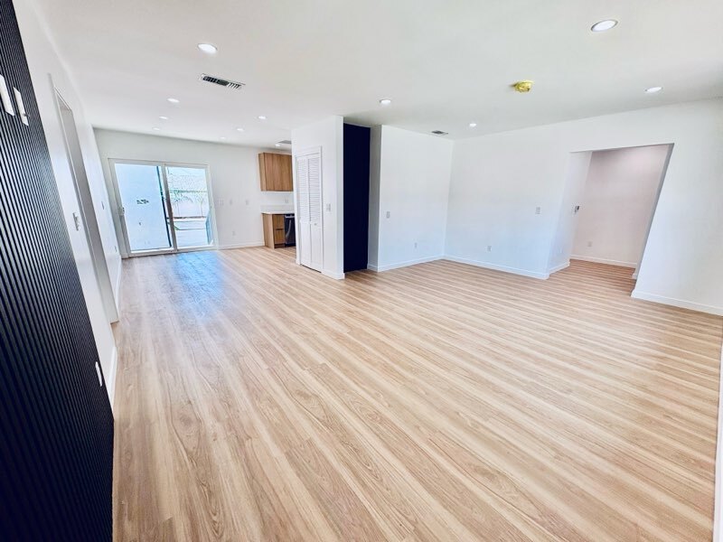 Building Photo - 18152 Sunburst St