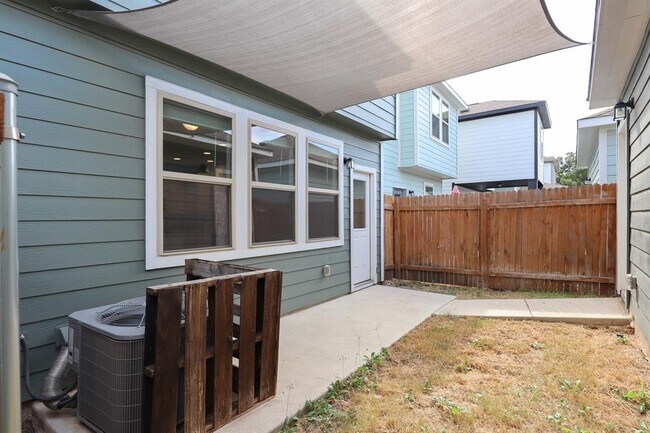 Building Photo - 2020 Arendale Dr