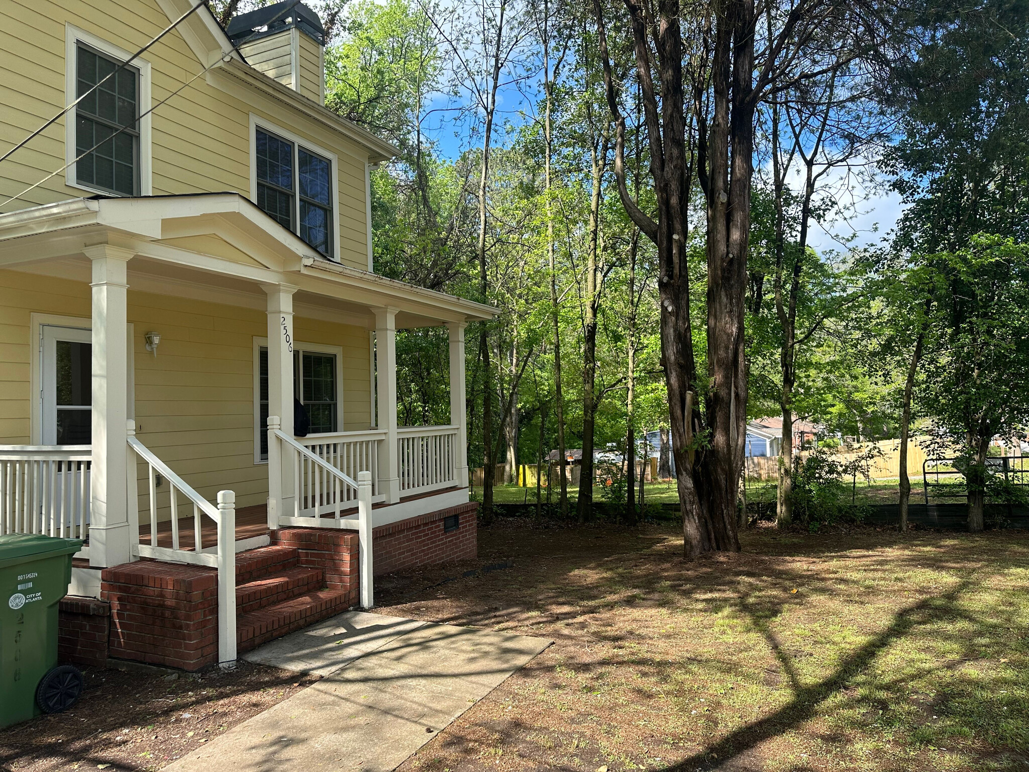 Building Photo - Room in House on Godfrey Dr NW