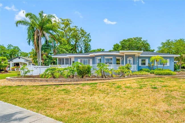 Primary Photo - 401 Whitcomb Blvd