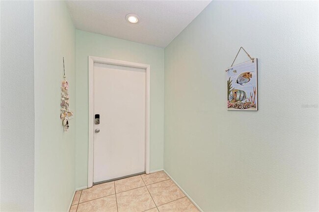 Building Photo - 265 Dorchester Dr