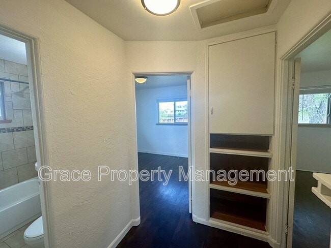 Building Photo - 1340 Otis St
