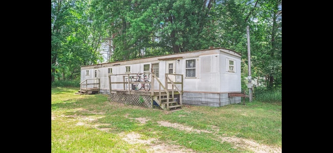 Building Photo - 18725 16 Mile Rd