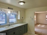 Building Photo - 9 NE 7th St