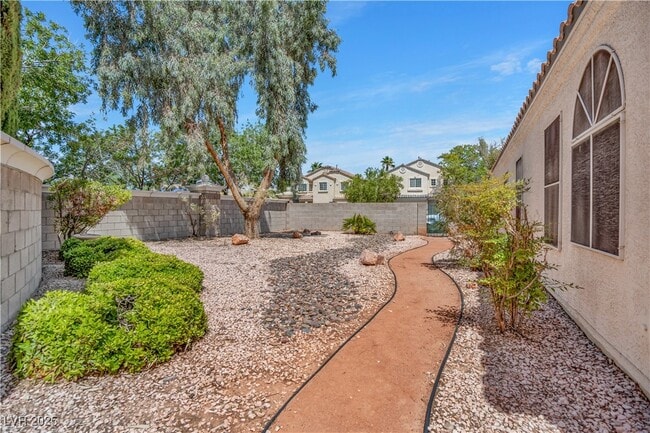 Building Photo - 3193 Castle Canyon Ave