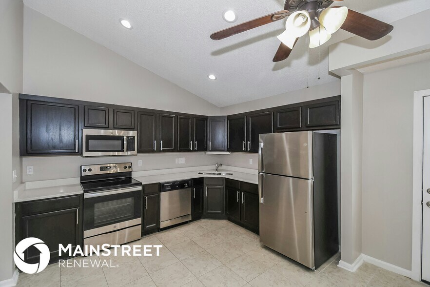 Building Photo - 1868 Sheraton Lakes Cir