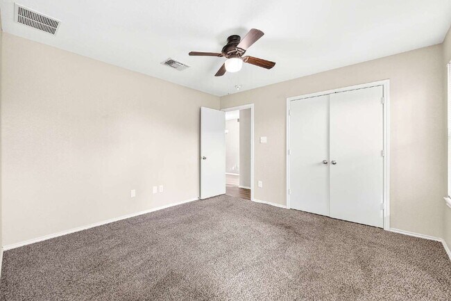 Building Photo - "Charming 3-Bedroom Oasis with 2 Full Baths – Your Perfect Retreat in Schertz!"