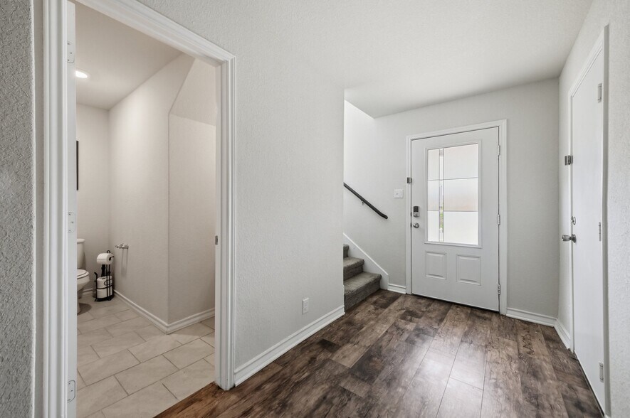 Building Photo - 13106 Minuet Sway