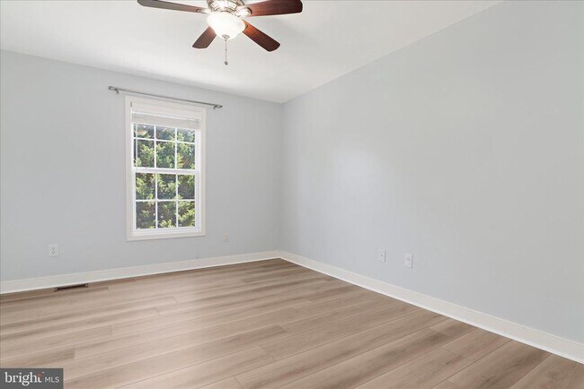 Building Photo - 132A Pineview Ave
