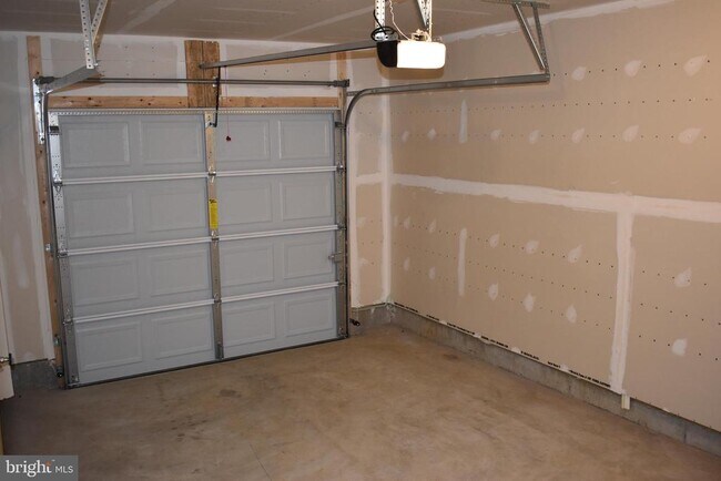 Building Photo - 119 Brashear Ct