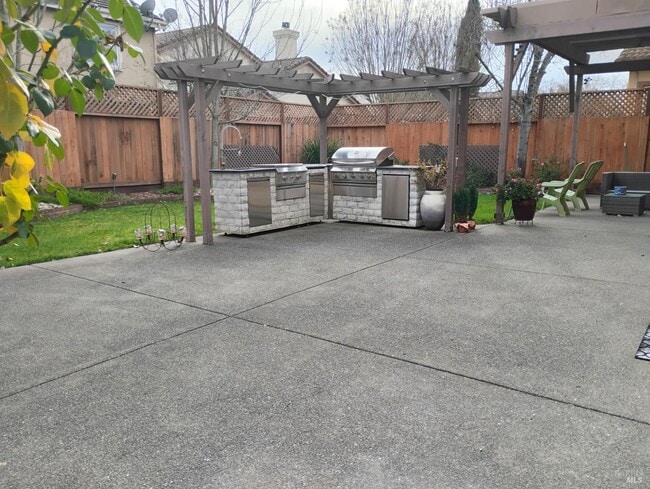 Building Photo - 1122 Mitchell Ln