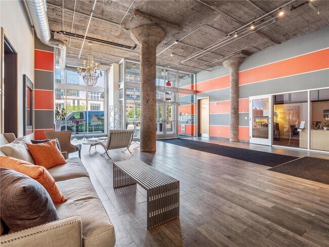 Building Photo - 521 S 7th St