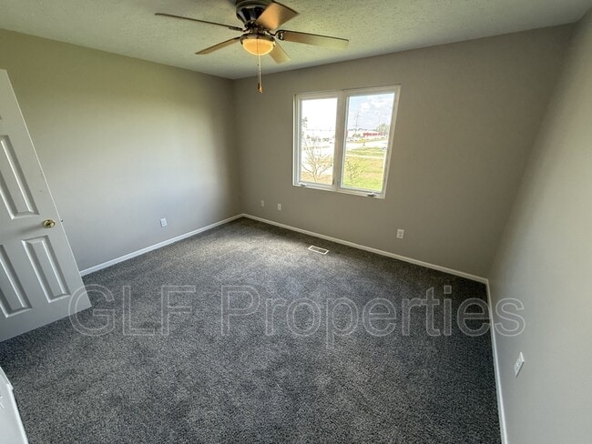 Building Photo - 216 Shugart St