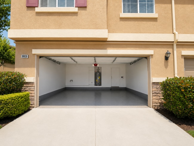 Building Photo - Newly Updated 3 Bedroom Condo in Gated Community in Murrieta