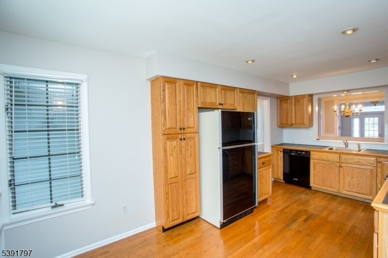 Building Photo - 9 Sturbridge Ct