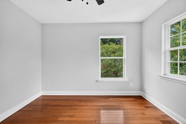 Building Photo - 4007 Jockey Club Circle