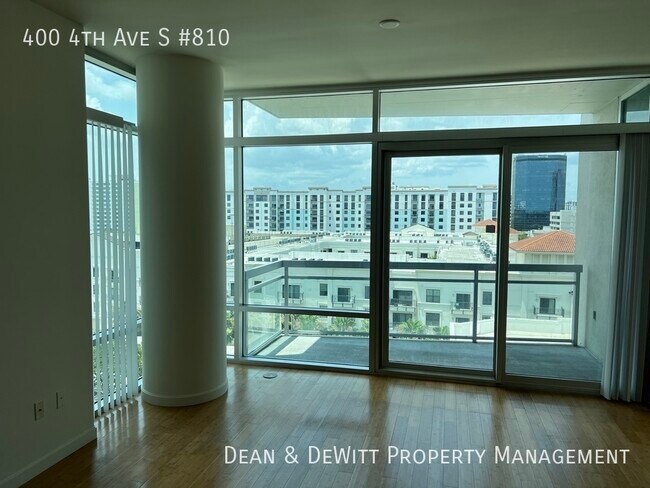 Building Photo - 400 4th Ave S