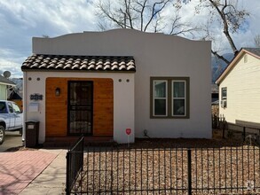 Building Photo - Gorgeous 2 Bedroom in Old Colorado City