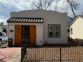 Building Photo - Gorgeous 2 Bedroom in Old Colorado City