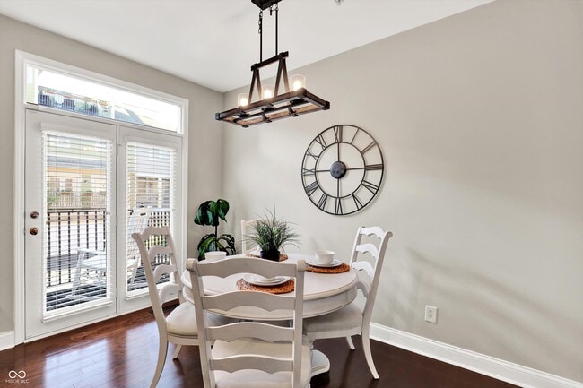 Building Photo - 529 E New York St