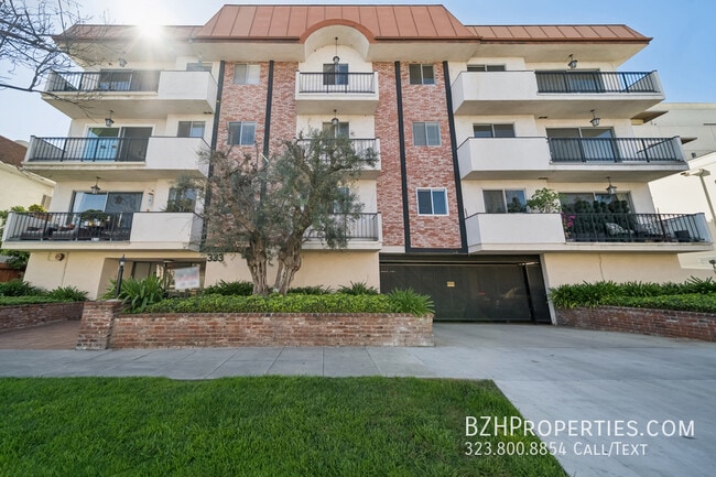 Building Photo - 333 S Elm Dr