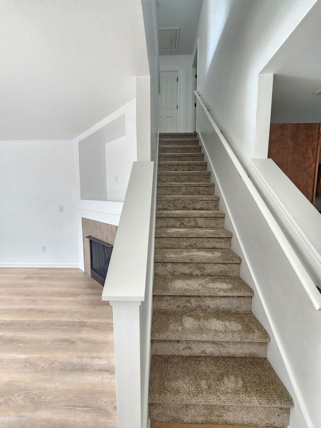 Building Photo - COMING SOON!!! Weaverville Townhouse-End Unit! (Creekside Village)