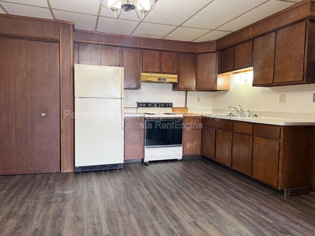 Building Photo - 911 Western Rd