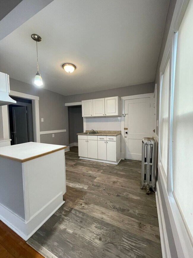 Groveland Street () 119 Groveland St Springfield MA 01108